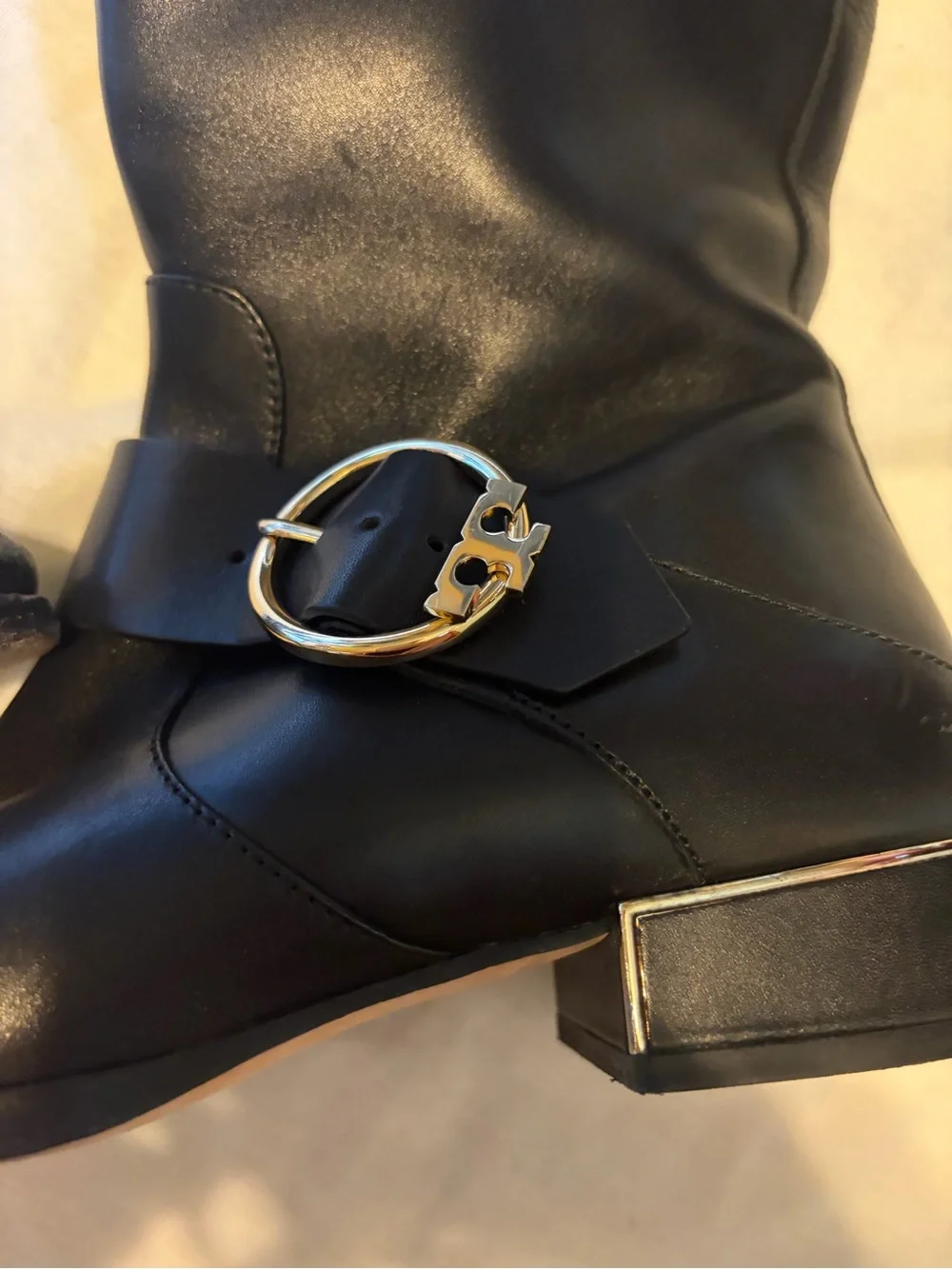 Tory Burch classic knee